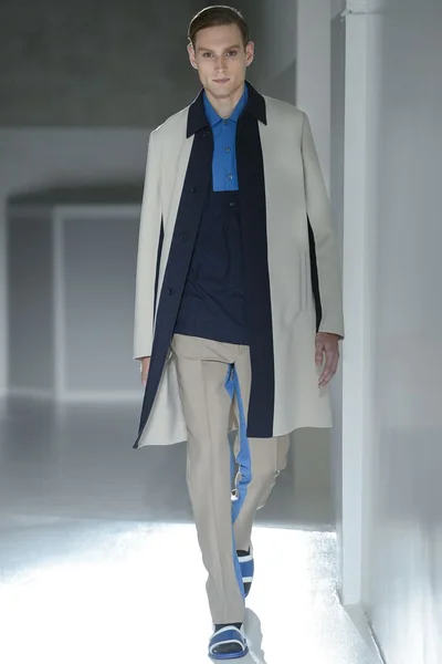 Look 14